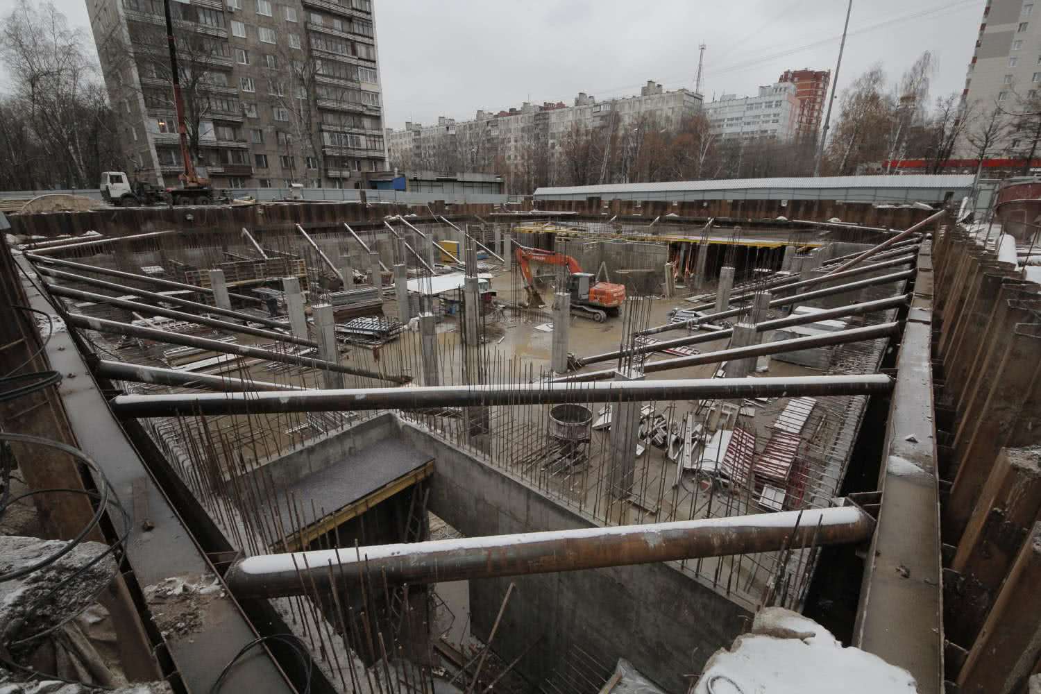 Устройство шпунтового ограждения из шпунта Ларсена методом вибропогружения на объекте строительства административного здания в г. Туле, ул. Байкальская, 42.